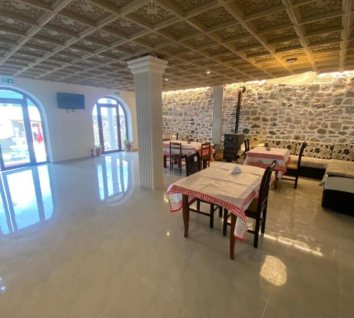 Vila Loris Hotel Voskopoje 0*,  Albania